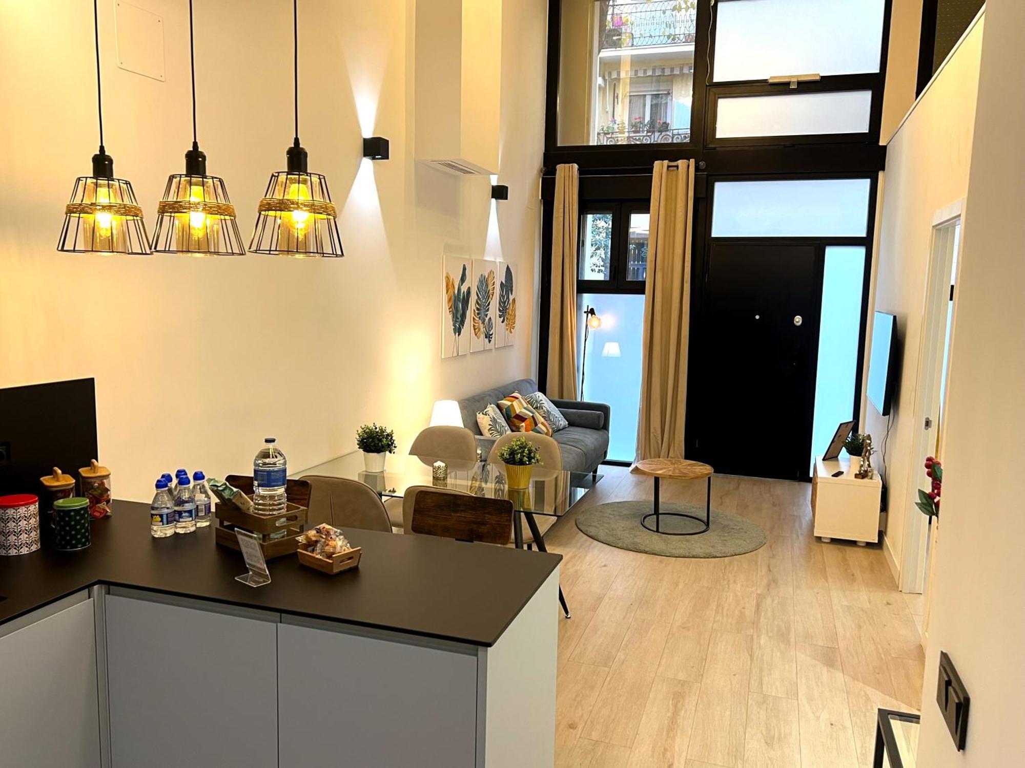Duplex Moderno Y Acogedor Junto A Atocha Apartment Madrid Bagian luar foto