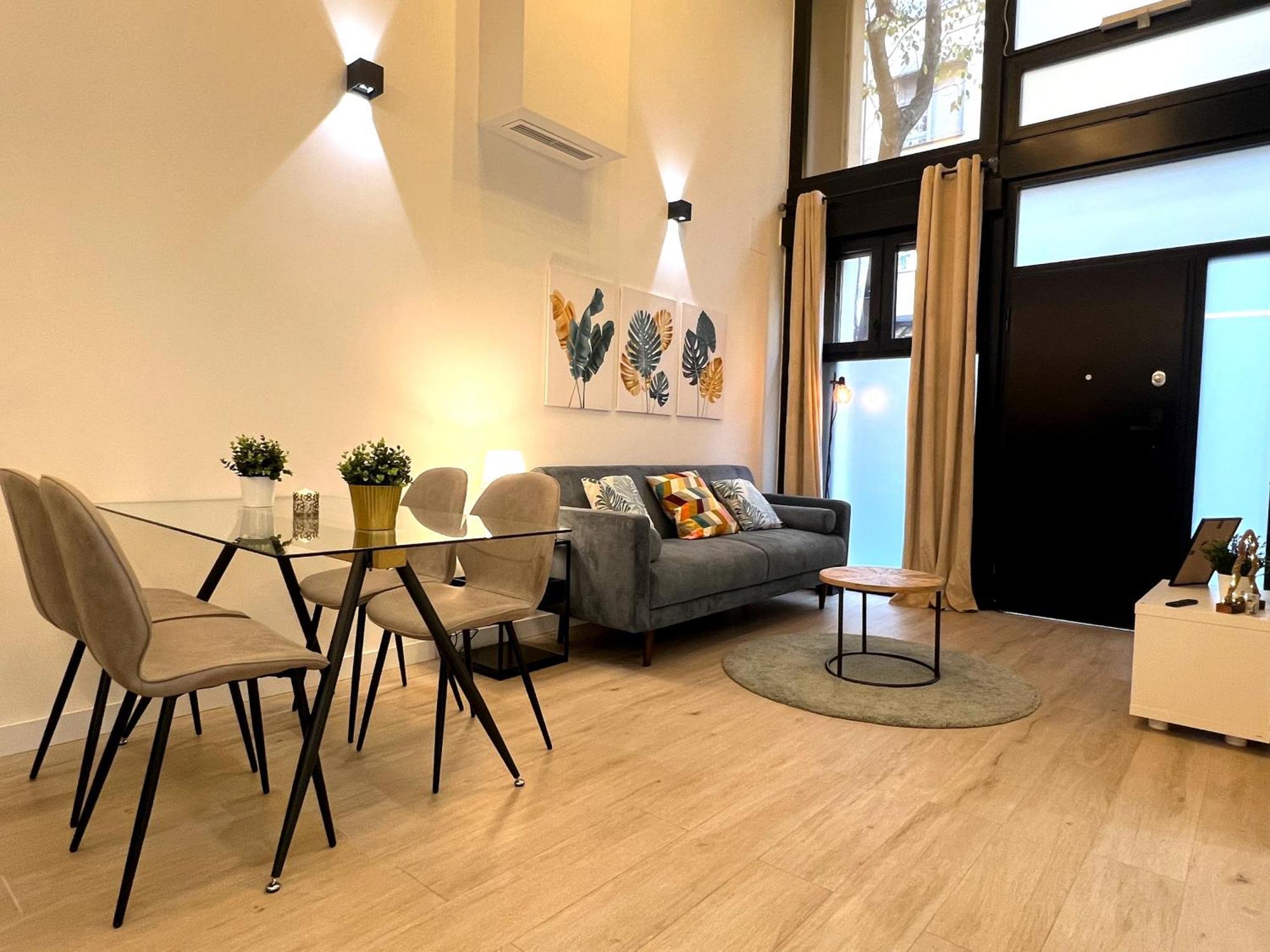 Duplex Moderno Y Acogedor Junto A Atocha Apartment Madrid Bagian luar foto