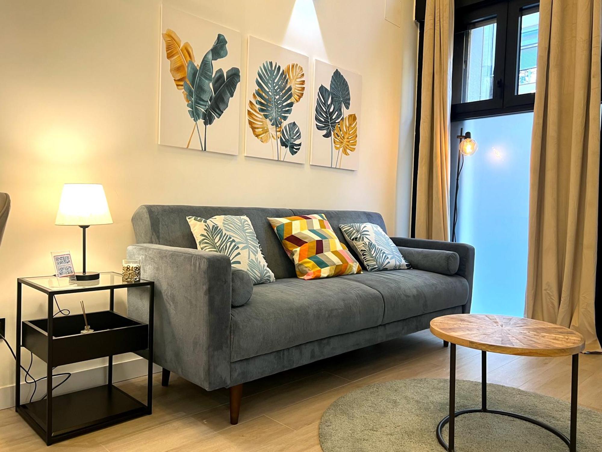 Duplex Moderno Y Acogedor Junto A Atocha Apartment Madrid Bagian luar foto