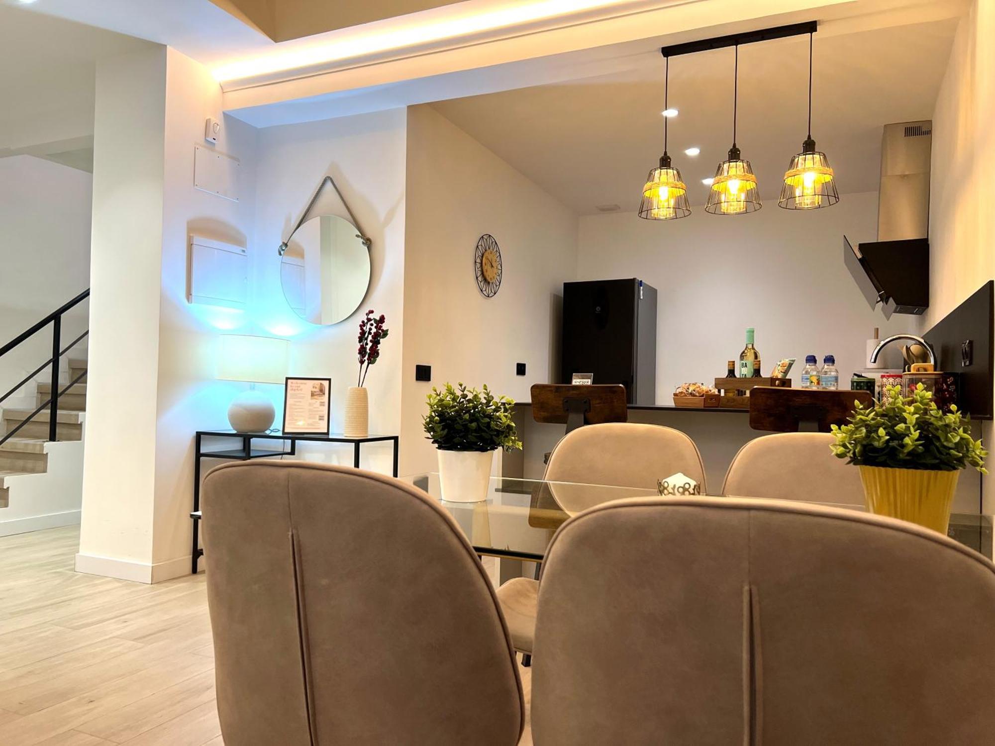 Duplex Moderno Y Acogedor Junto A Atocha Apartment Madrid Bagian luar foto