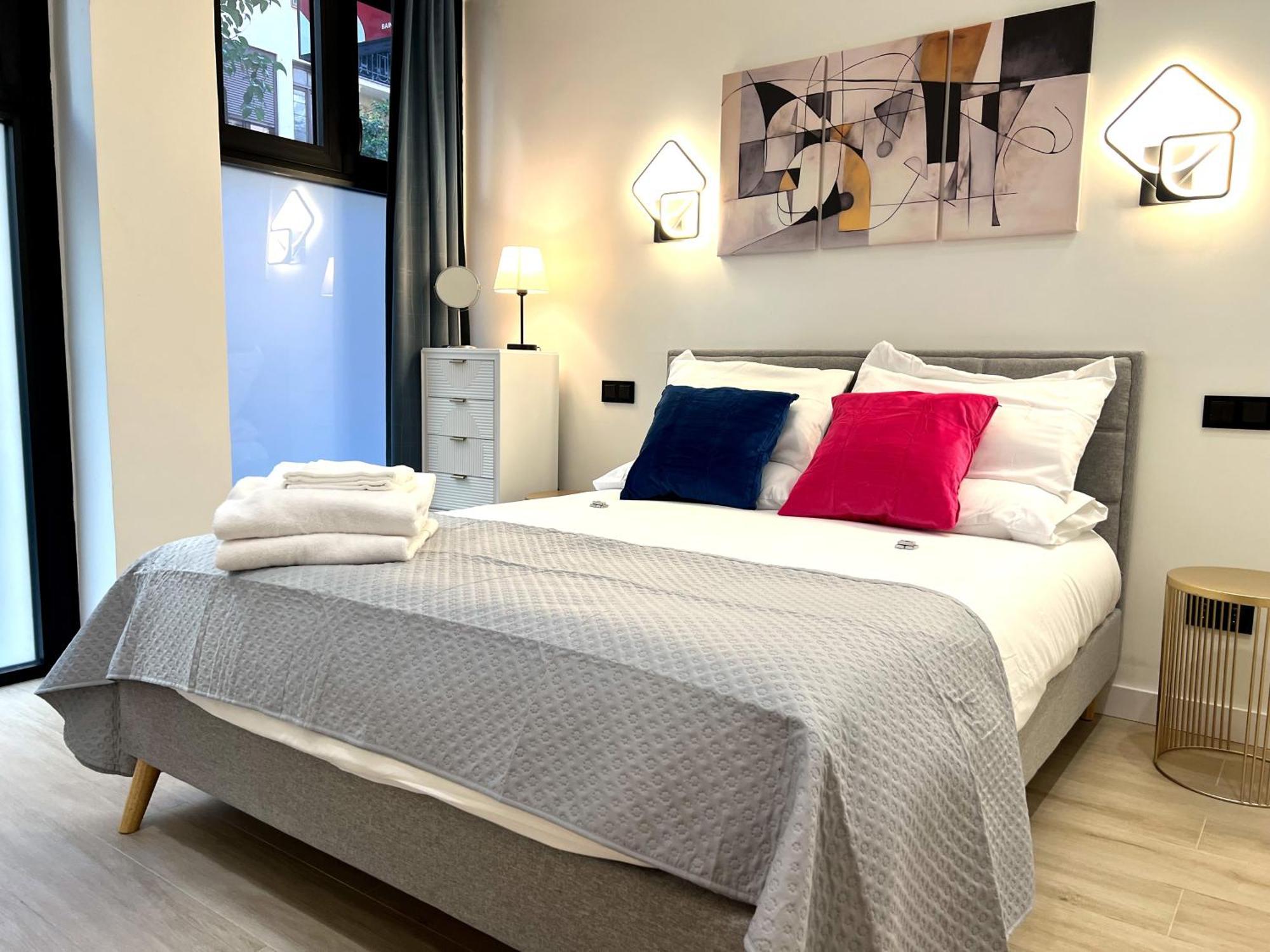Duplex Moderno Y Acogedor Junto A Atocha Apartment Madrid Bagian luar foto