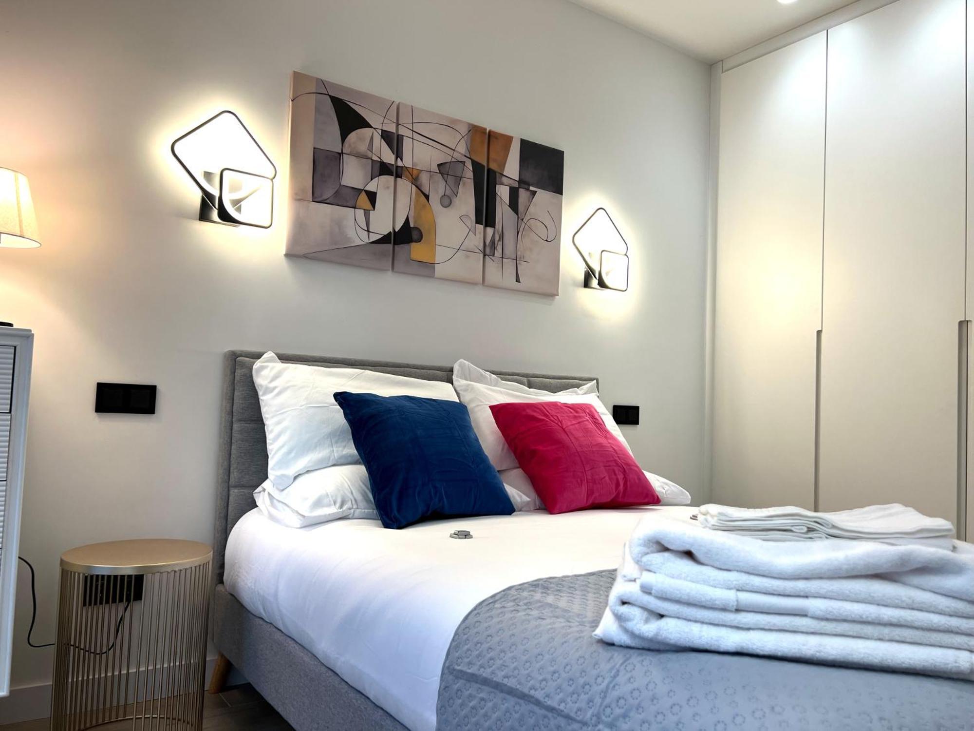 Duplex Moderno Y Acogedor Junto A Atocha Apartment Madrid Bagian luar foto