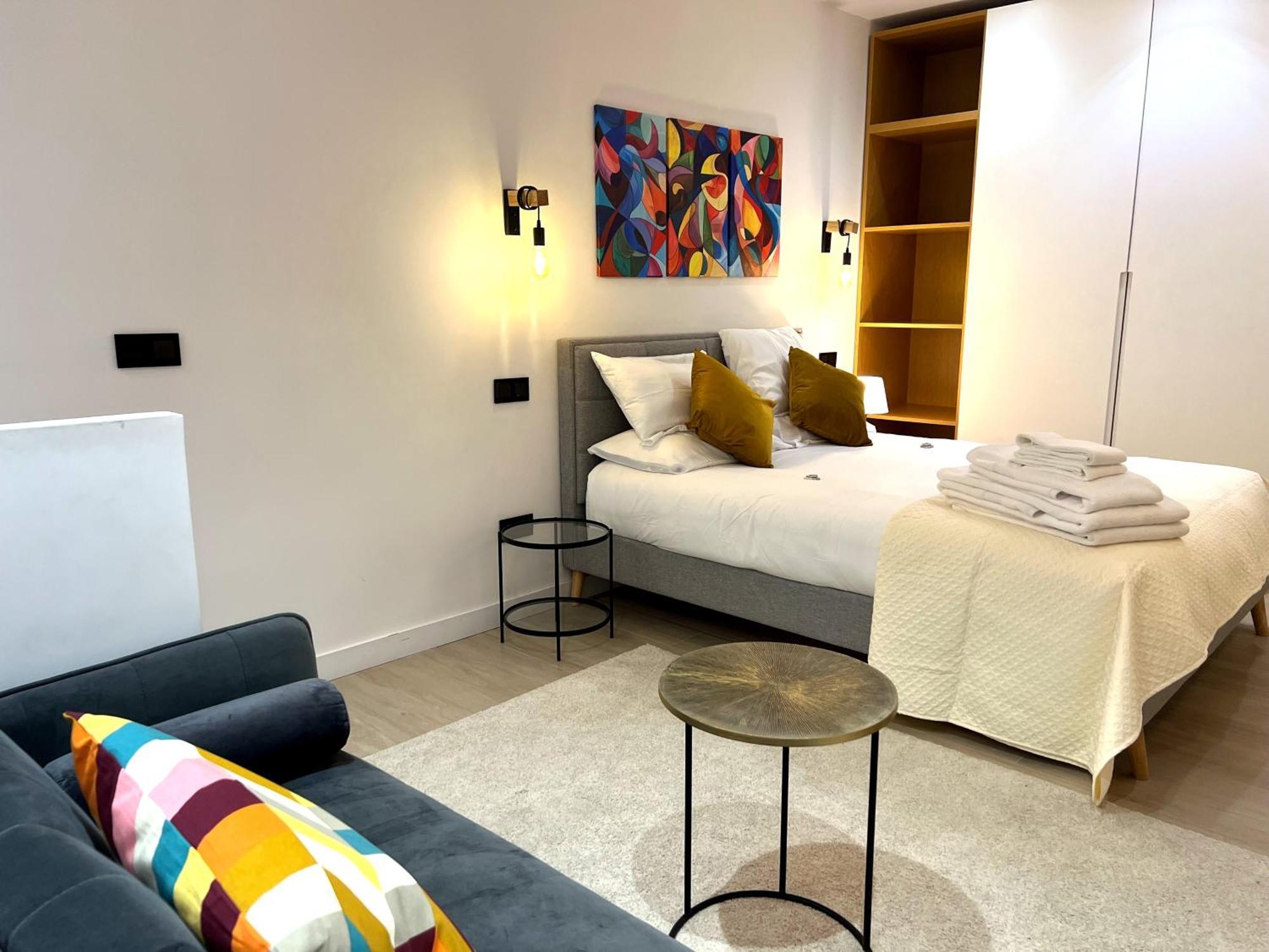 Duplex Moderno Y Acogedor Junto A Atocha Apartment Madrid Bagian luar foto